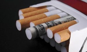 Курить не только вредно но и дорого: в Украине подорожают сигареты