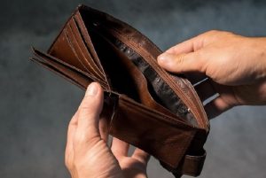 Украинские семьи смогут получить антикризисную помощь от государства