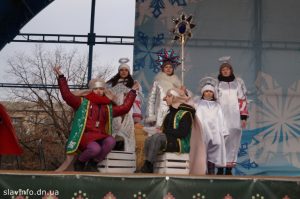 Фестиваль зимових свят на Соборній площі