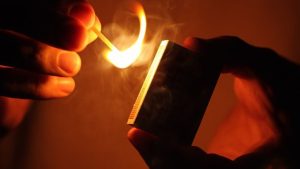 У Слов’янську підліток підпалив 14-річну дівчину