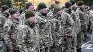 Зеленский подписал указ о призыве в армию: теперь – с 18 лет