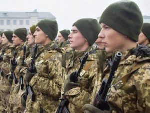 Минобороны: в армию призывать 18- и 19-летних не будут – только по собственному желанию