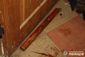 Бив палицею по голові: у Слов’янську в центрі міста вбили чоловіка