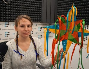 Що таке різдвяна зірка і як її виготовити самотужки