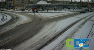 Снегоуборочная машина на САТУ не вписалась в поворот