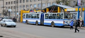 Житель Славянска просит перенести пешеходный переход к остановкам на САТУ