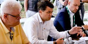 Что происходит с партией “Слуга народа” на Донбассе