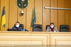 У місцевій владі пояснили, чого закривають ринки та хто має право їздити транспортом