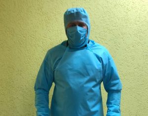 В Краматорске «куркули» пошили первую партию защитных костюмов для медиков