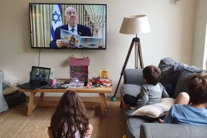 Президент Ізраїлю читає онлайн казки дітям під час карантину
