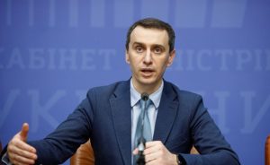 Врачам могут разрешить принимать больных украинцев без декларации