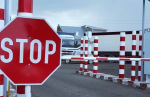 Украина закрывает границу для иностранцев