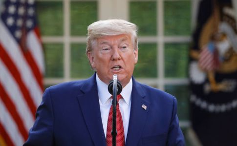 Трамп намерен приостановить иммиграцию в США