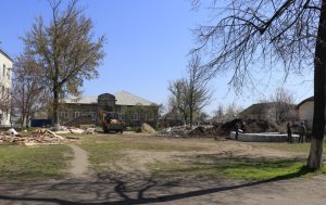 Кто знает, что то будут строить на пустыре в районе городской больницы?