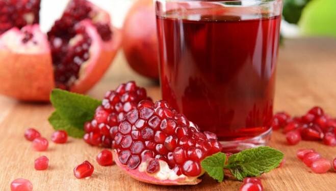 Врачи объяснили, чем полезен гранатовый сок