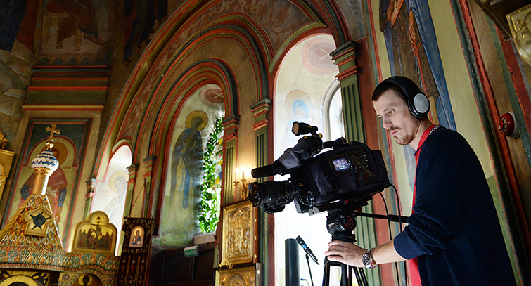 Телеканалы Донецкой области будут транслировать Пасхальные богослужения. Время трансляции