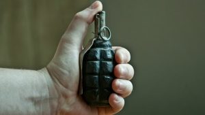 В Славянске мужчина разбирал гранату. Неудачно