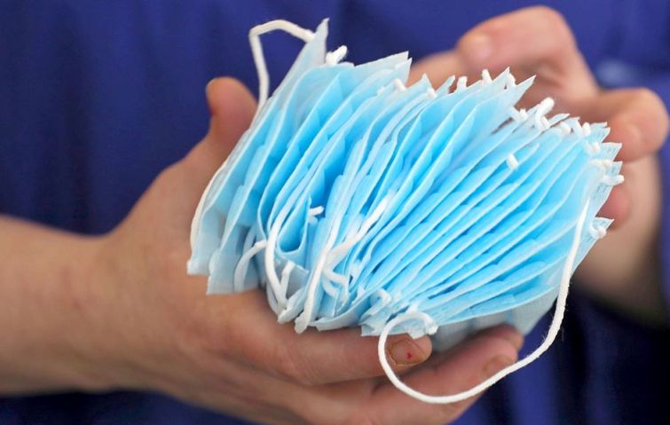 Донецкая железная дорога закупила медицинские маски у предпринимателей с очень сомнительной историей