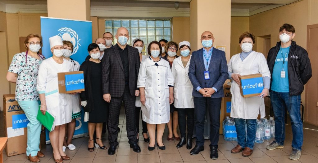 Для медичного персоналу регіону закупив першу партію медичного обладнання та засобів особистого захисту та гігієни