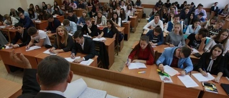 МОН перенесло вступительную кампанию на август