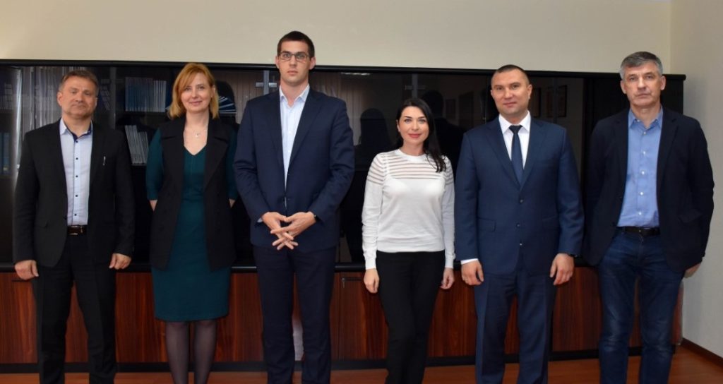 Прокуратура долучає громадськість до співпраці у зборі інформації щодо воєнних злочинів на Донбасі