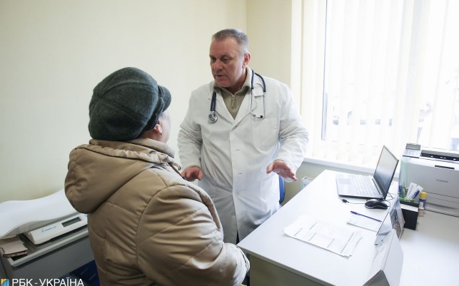 Бегите к врачу при появлении этих симптомов: врачи назвали ранние признаки рака