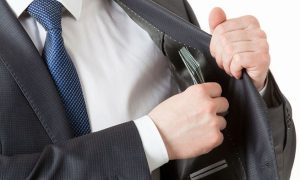Зарплаты в регионах: сколько в апреле заработали главы обладминистраций