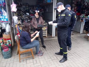 У Слов’янську рятувальники провели профілактичні бесіди із працівниками та відвідувачами центрального ринку