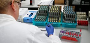 Украинская фармкомпания просит переболевших COVID-19 становиться донорами плазмы