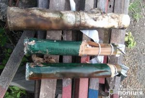 У Лиманському районі поліцейські вилучили порохові заряди, які зберігав у домоволодінні літній чоловік