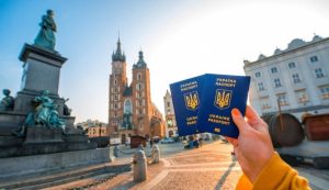 Украинцы не смогут попасть в ЕС с 1 июля: список “разрешенных” стран обновили