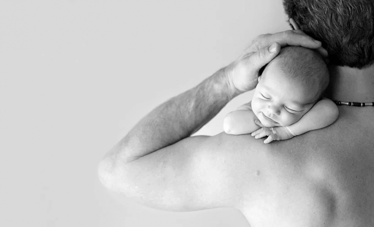 Депутаты предлагают давать 14-дневный отпуск мужчинам при рождении ребенка