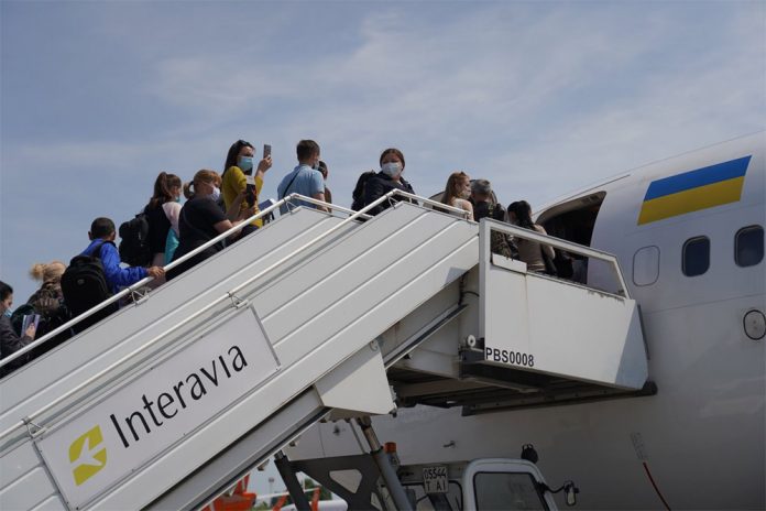 МАУ отправила в Польшу два полупустых самолета в один день: почему это произошло