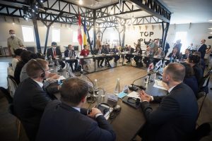 Володимир Зеленський і Симонетта Соммаруга зустрілися у Слов’янську з представниками міжнародних гуманітарних організацій