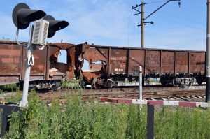 Опубліковані фото “бронепотяга” на залізничному переїзді Слов’янська, зроблені шість років тому