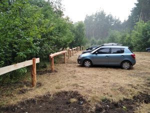 Власть в отпуске или крепко спит? На Славкурорте выкорчевали лес и оборудовали парковку.  Фотофакт
