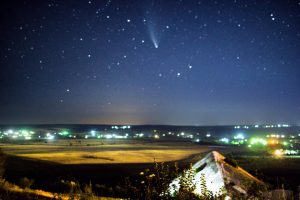 Гора Карачун и комета Neowise. Фото