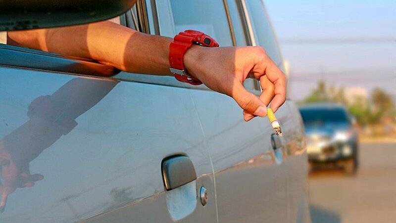 За выброшенные в окно окурки придется заплатить до 2550 гривен