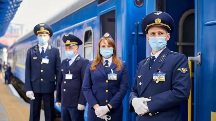 “Укрзализныця” запускает 40 поездов: полный список направлений и расписание