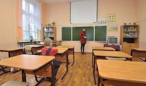 В Минздраве допускают смешанный формат обучения в школах