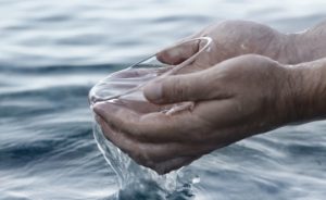 Что будет если выпить морскую воду, последствия поражают