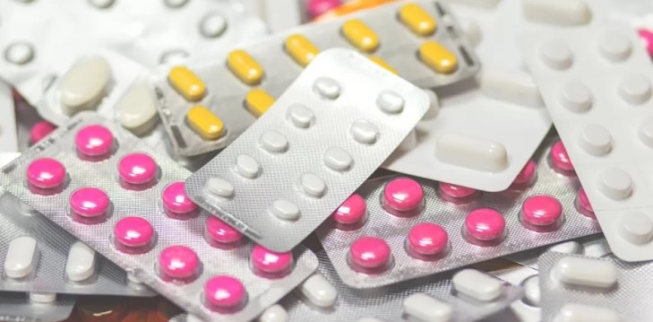 Простуду и грипп лечить антибиотиками нельзя. Минздрав развенчал популярный миф