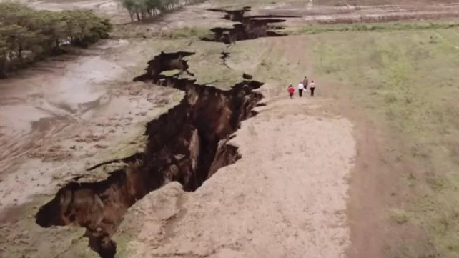 Африканский континент распадается на две части