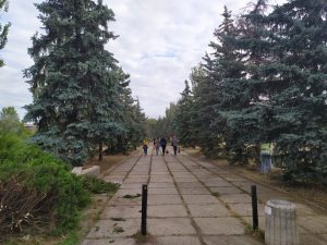 Чиновники Славянска “разгребают” Славкурорт. Фотофакт