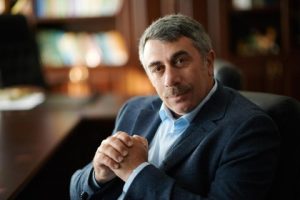 Доктор Комаровский рассказал, почему нужно внимательно читать состав шампуня