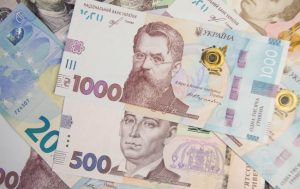 Минфин сократил список банков для выплат бюджетникам и пенсионерам