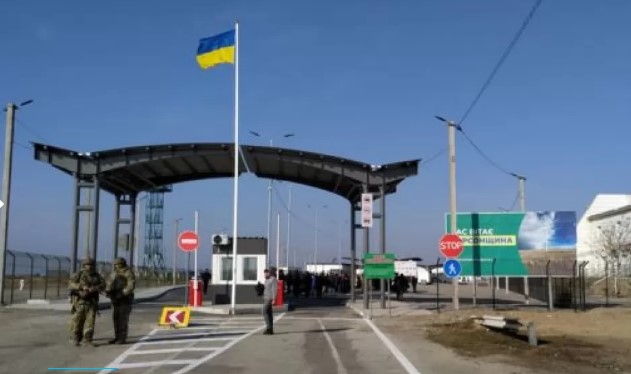 Закрытие КПВВ с Крымом. Кому разрешено пересекать границу