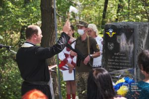У Лимані урочисто відкрили пам’ятник солдату Юрію Власенку, який загинув 6 років тому під час визволення міста