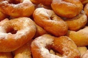Рецепт вкуснейших воздушных пончиков на кефире: детали