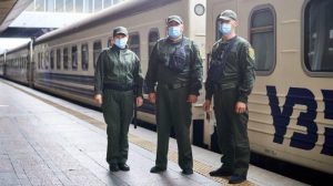 Военизированная охрана начала работу в поездах “Укрзализныци”